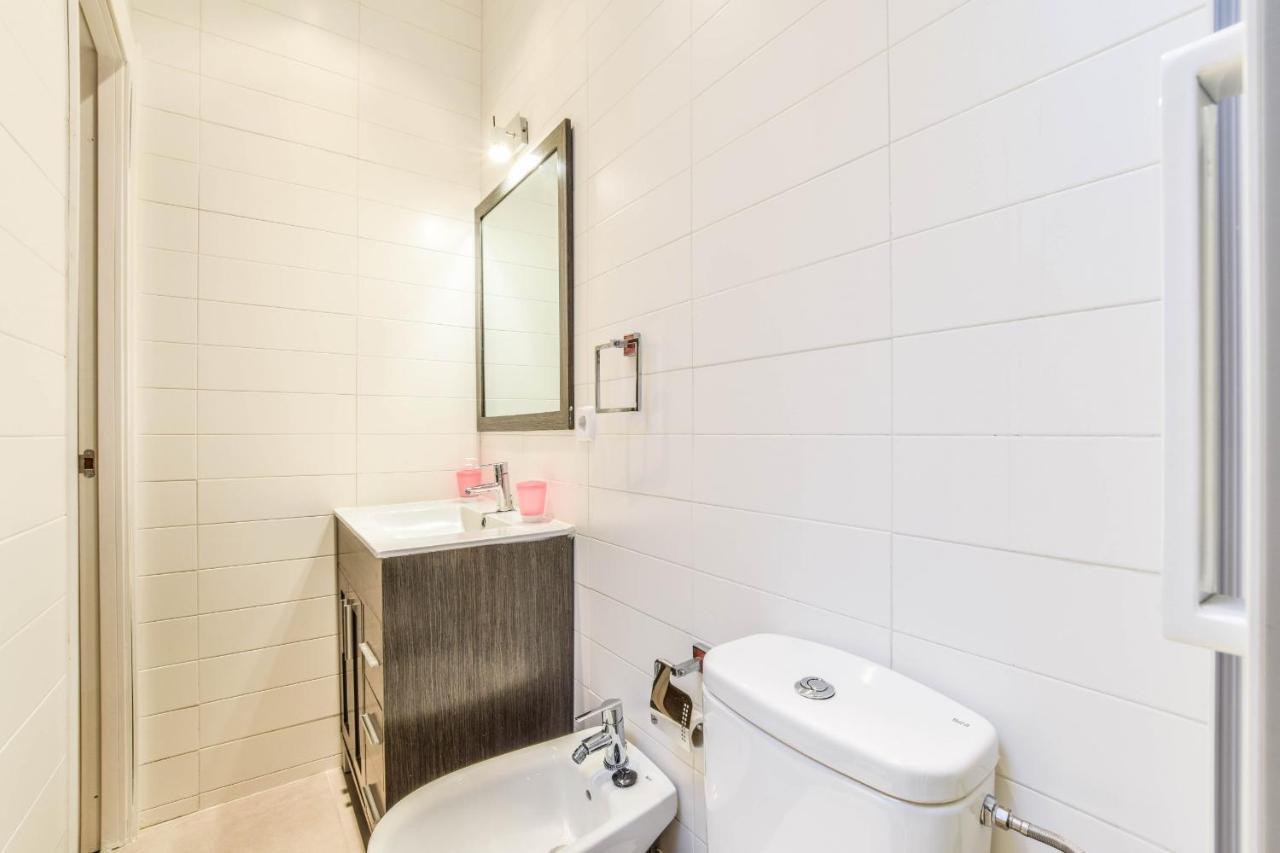 Apartamento En Chueca Apartment Madrid Bagian luar foto